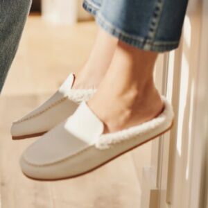 [Rothy’s] Merino Wool Scuff Slipper in Neutral